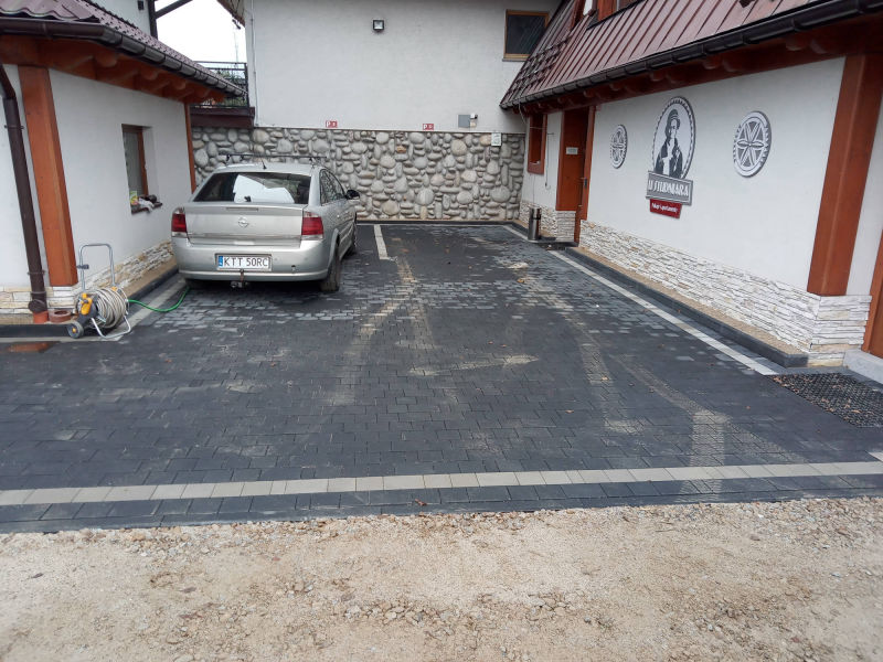 Wykonanie utwardzenia terenu oraz kostki brukowej  Murzasichle